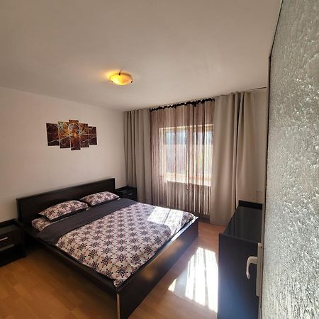 Alia Appartement Oradea Buitenkant foto