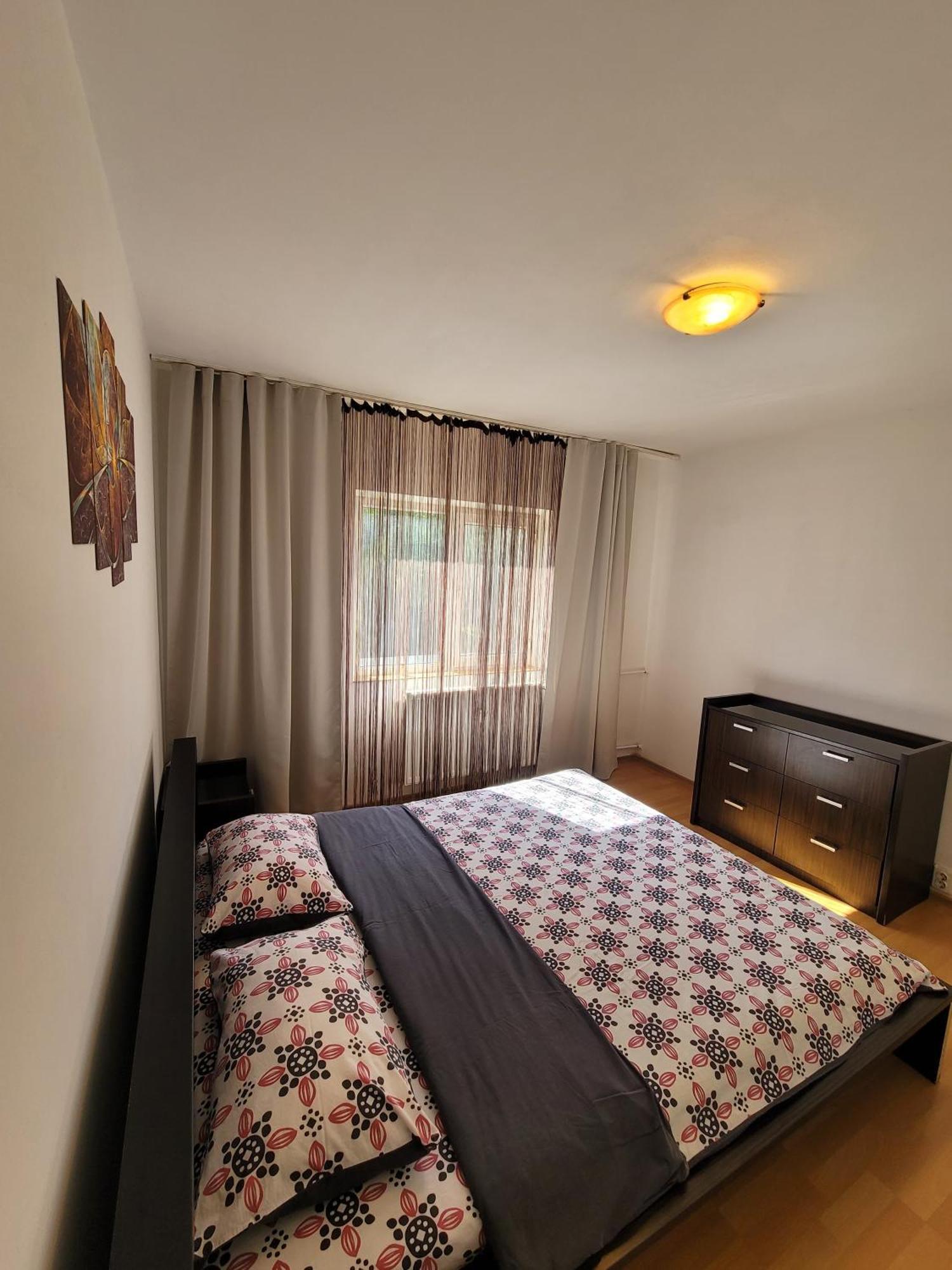 Alia Appartement Oradea Buitenkant foto